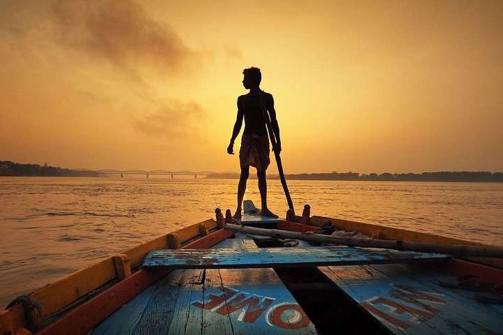 Varanasi Day Tour: Sunrise Boat, Old Alleys & Ganga Aarti - photo